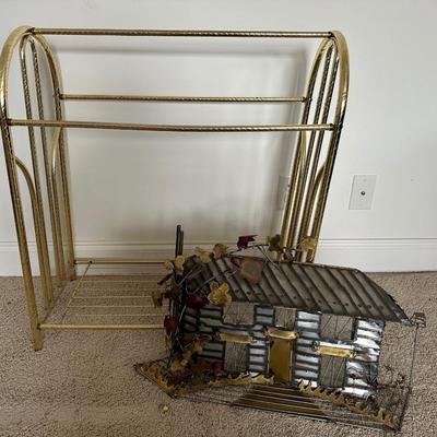 QUILT RACK, WALL ART LOT