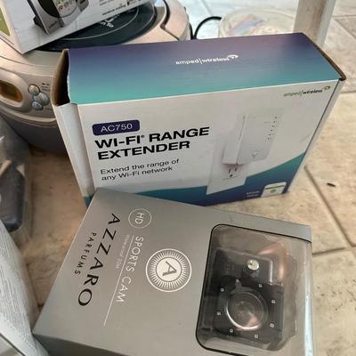 ELECTRONIC GADGET LOT