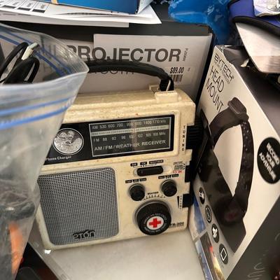 ELECTRONIC GADGET LOT