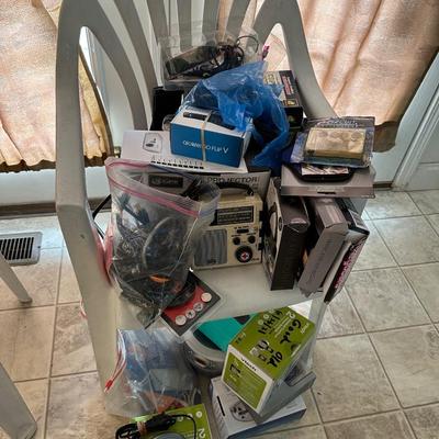 ELECTRONIC GADGET LOT