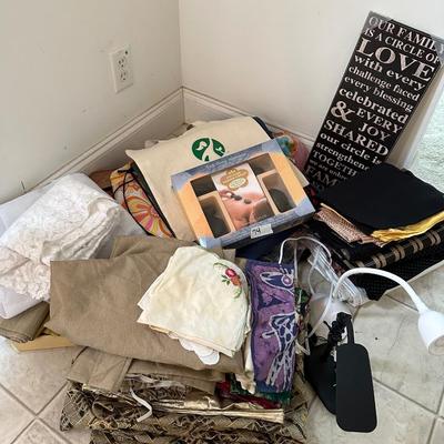 HOUSEHOLD LINEN LOT