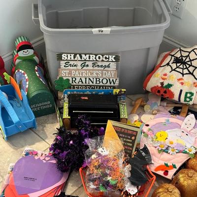MISC. HOLIDAY DÃ‰COR LOT