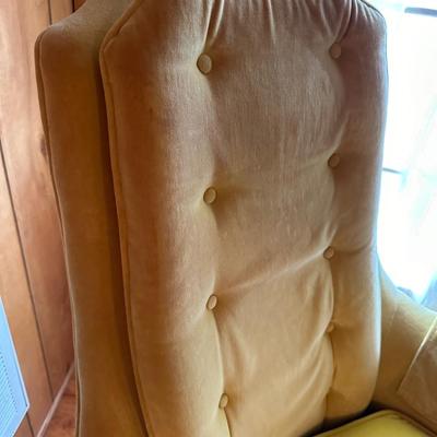 YELLOW GOLD VELVET TUFFTED BACK CHAIR