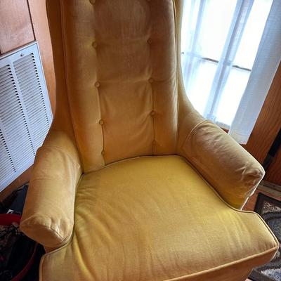 YELLOW GOLD VELVET TUFFTED BACK CHAIR
