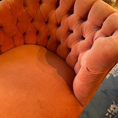 FRENCH PROVINCIAL CHAISE LOUNGE
