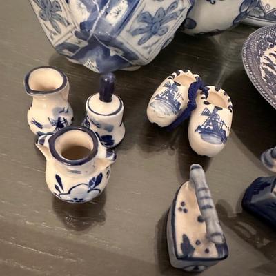 BLUE & WHITE DÃ‰COR LOT