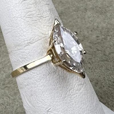 14K GOLD RING LAB CREATED DIAMOND RING SIZE 7.75 SIGNED S14KS