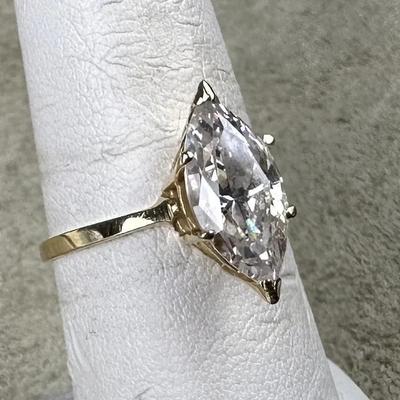 14K GOLD RING LAB CREATED DIAMOND RING SIZE 7.75 SIGNED S14KS