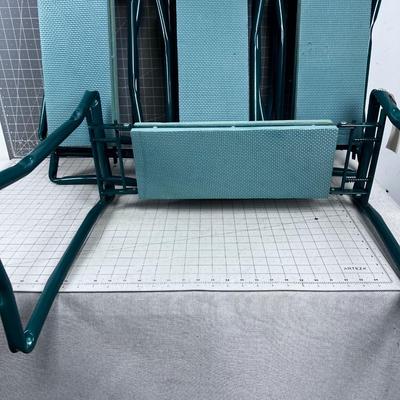 NEW GREEN Bench Kneeler (4) 