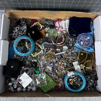 Tray of Jewelry: Necklaces, Earrings, Bracelets - Good Vintage