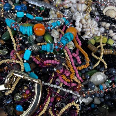 Tray of Jewelry: CHUNKY Necklaces, Mostly