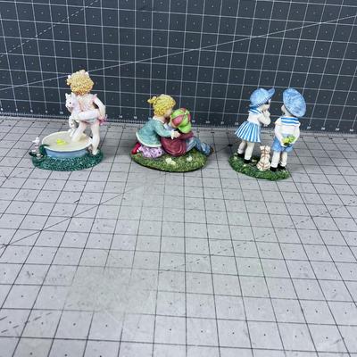Laura's Attic Resin Figurines (3) 
