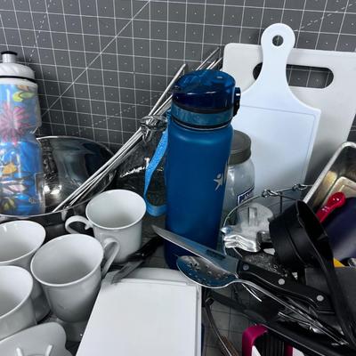GIANT Lot Of Mixed Kitchen Items