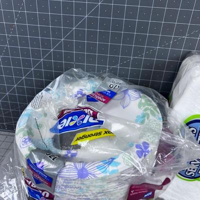 Plates and Napkins DISPOSABLE