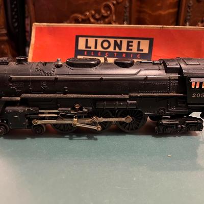 Lionel Trains Locomotive & Misc Cars