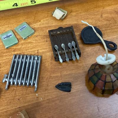 Lot of Dollhouse fixtures and accessories