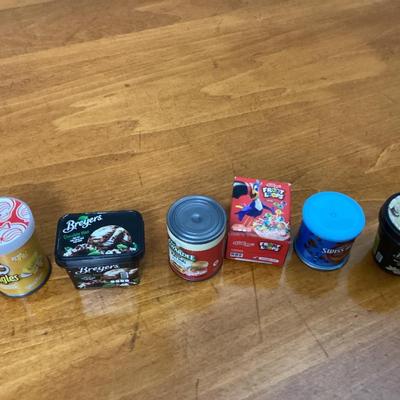 Lot of 12 Shopkins real littles. Figures are in containers