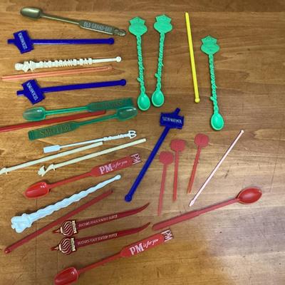 Lot of vintage cocktail stirrers
