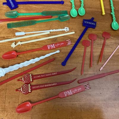 Lot of vintage cocktail stirrers