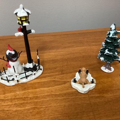 Lot of Lemax Christmas village pieces