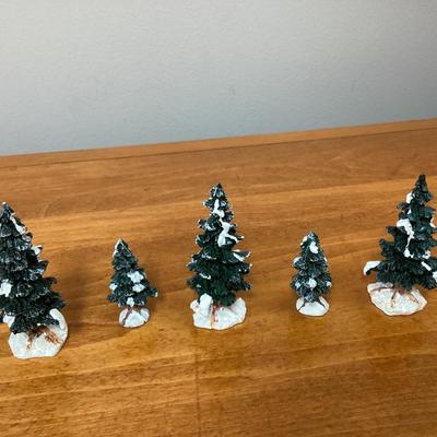 Lot of Lemax Christmas village pieces