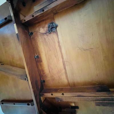 Pennsylvania House Maple/ Birch Early American Dining Table