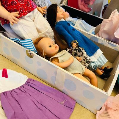 Vintage doll box with 5 dolls & clothes Mary Poppins