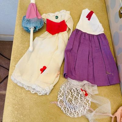 Vintage doll box with 5 dolls & clothes Mary Poppins