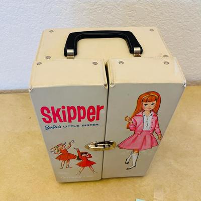 Barbie Skipper Doll box w/ wardrobe