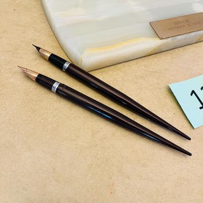 Schaffer White Dot Fountain Pen desk set