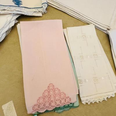 Napkins, place mats, & other