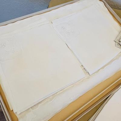 Napkins, place mats, & other