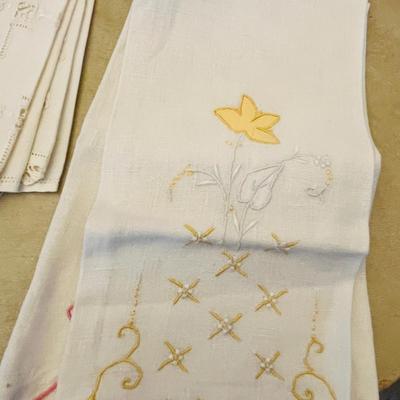 Napkins, place mats, & other