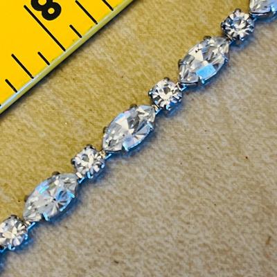 Vintage Weiss Rhinestone Necklace