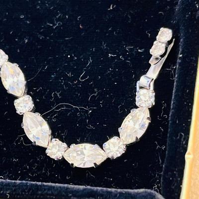Vintage Weiss Rhinestone Necklace