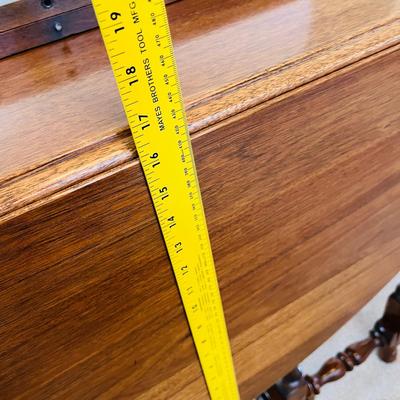 Gate leg Table