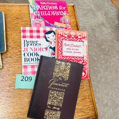 Lot of vintage cook books