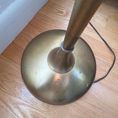 Early American style Brass Floor Lamp