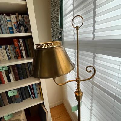 Early American style Brass Floor Lamp