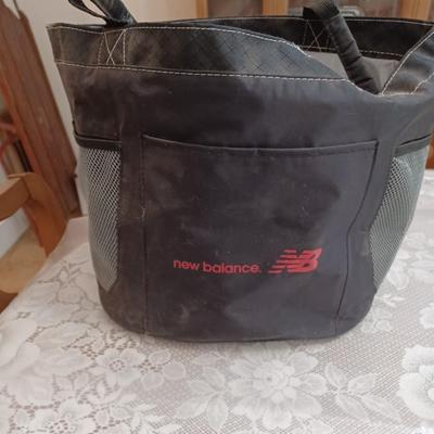 insulated new balance bag | EstateSales.org