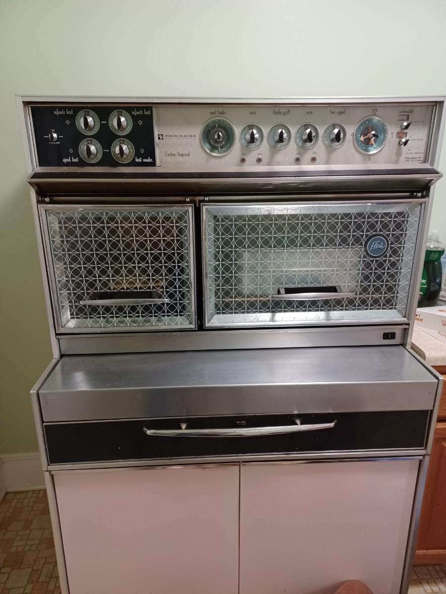 1962 Frigidaire Flair Custom Imperial Electric Range