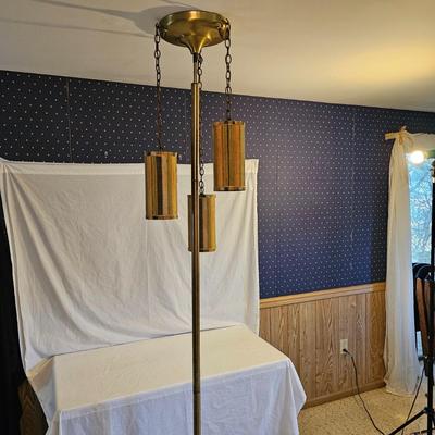 Chic Pole Lamp w/Three Cylindrical Shades (BS-JS)