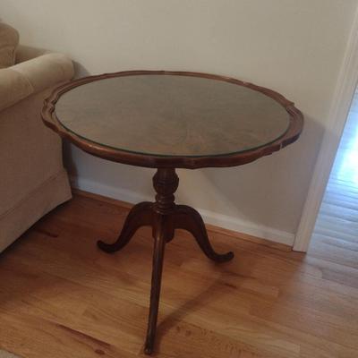 Solid Wood Pie Crust Tilt-Top Table- Approx 28