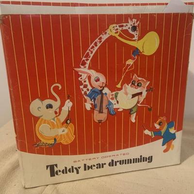 LOT:125:Vintage Teddy Bear Drumming Battery Operated Toy in Original Box and Us Metal Toy Noise Makers