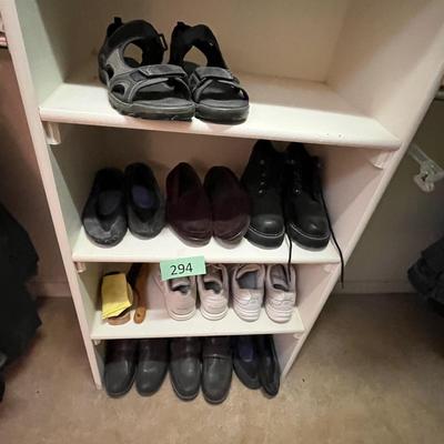 Lot of shoes & slippers