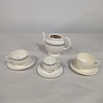 38 Pieces Of Etruria Wedgwood & Ceres EDME Wedgwood