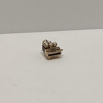 14K Gold & Pearls Grand Piano CHARM