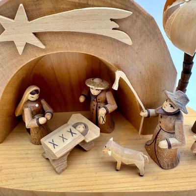 Vtg Erzgebirge Hand Carved Nativity Scene