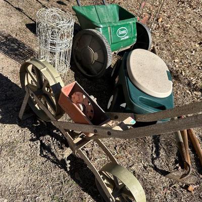 GARDEN TOOL LOT