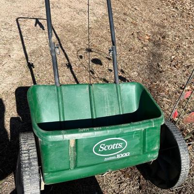 GARDEN TOOL LOT